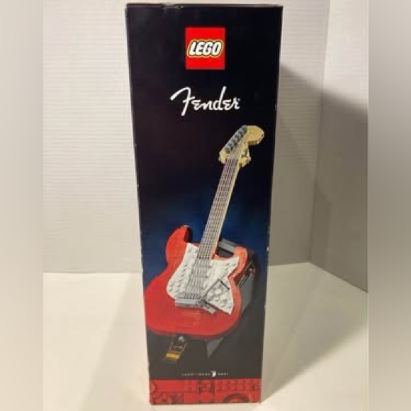 LEGO Fender Stratocaster Set NWT - Picture 5 of 15